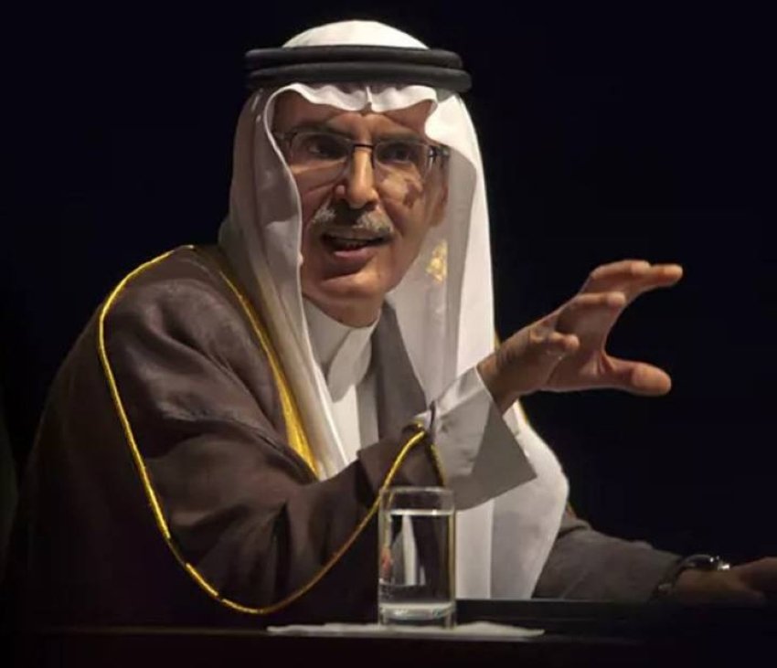 قصائد بدر بن عبد المحسن تحلق على شواطئ الإسكندرية